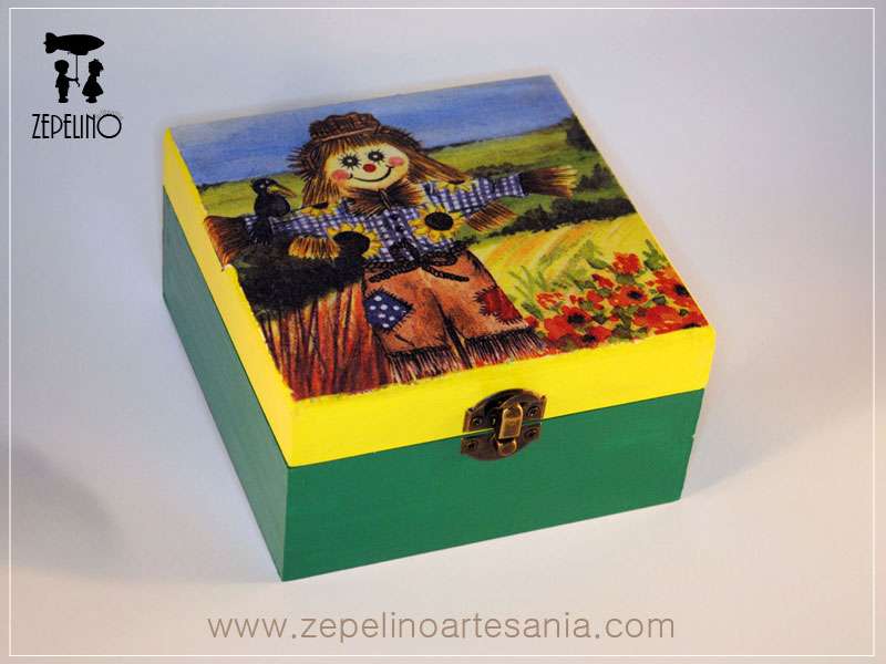 Caja con espantapájaros