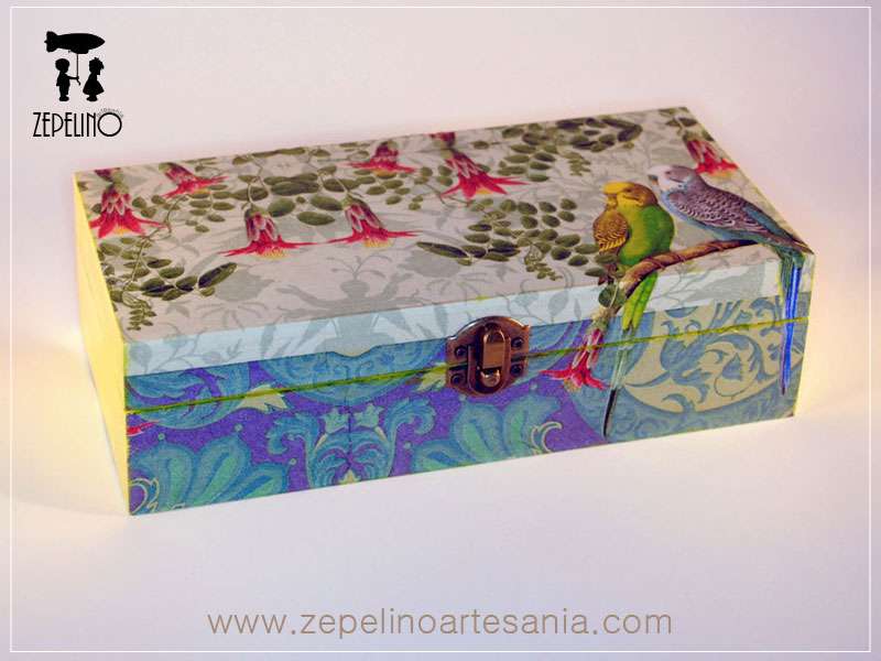 Caja con pájaros